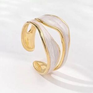 Ring Gold and White Wave